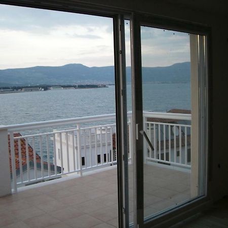 Apartments Nena - Trogir Exteriör bild