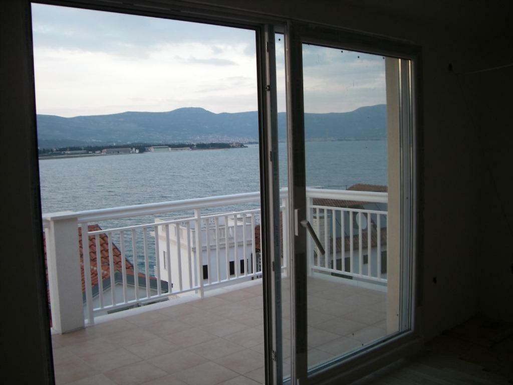 Apartments Nena - Trogir Exteriör bild