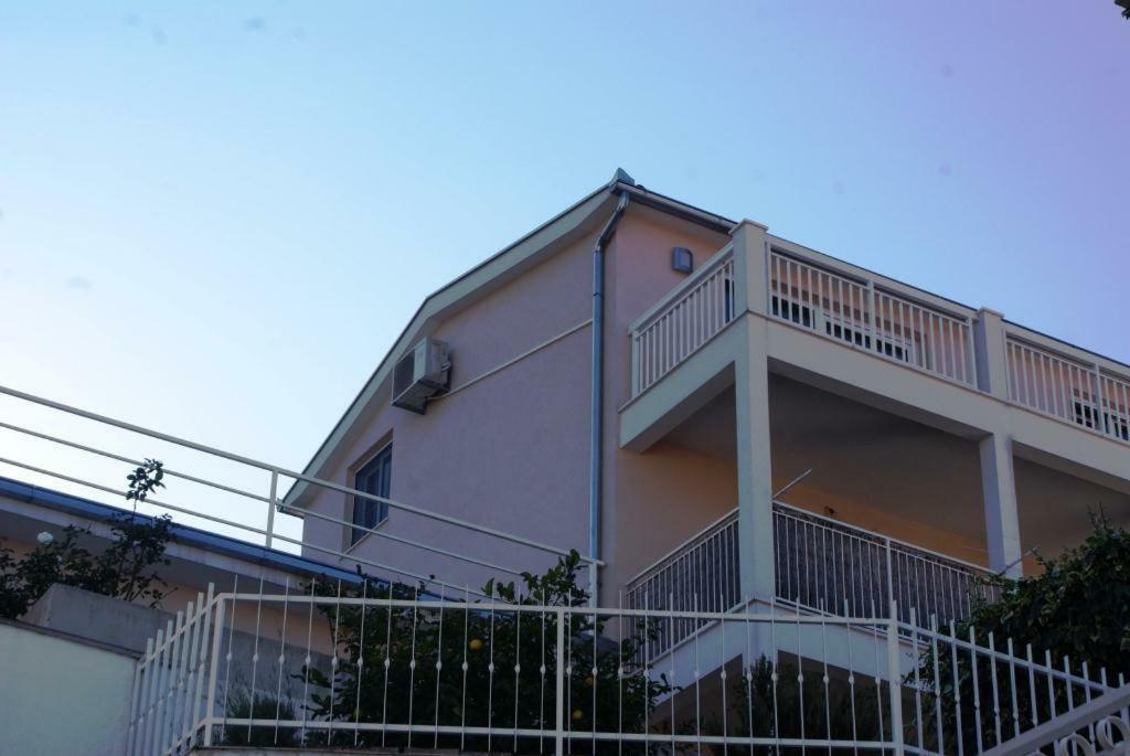Apartments Nena - Trogir Exteriör bild