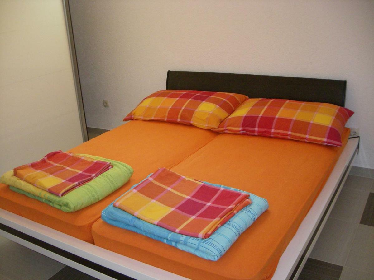Apartments Nena - Trogir Exteriör bild
